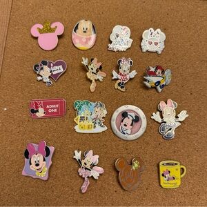 Authentic Disney Minnie Mouse Miscellaneous Set of 16
